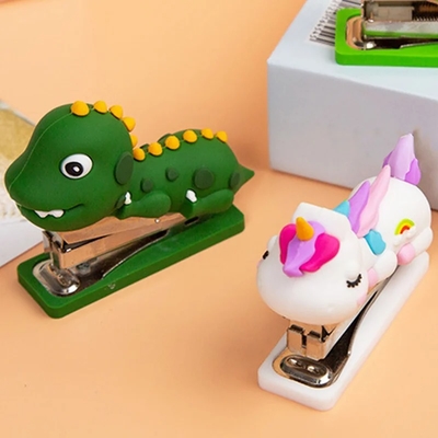 Cute 3D Cartoon Mini Manual Office Stapler Set Handheld PVC Silicone Rubber Stapler for Home Office Business Novelty Gifts
